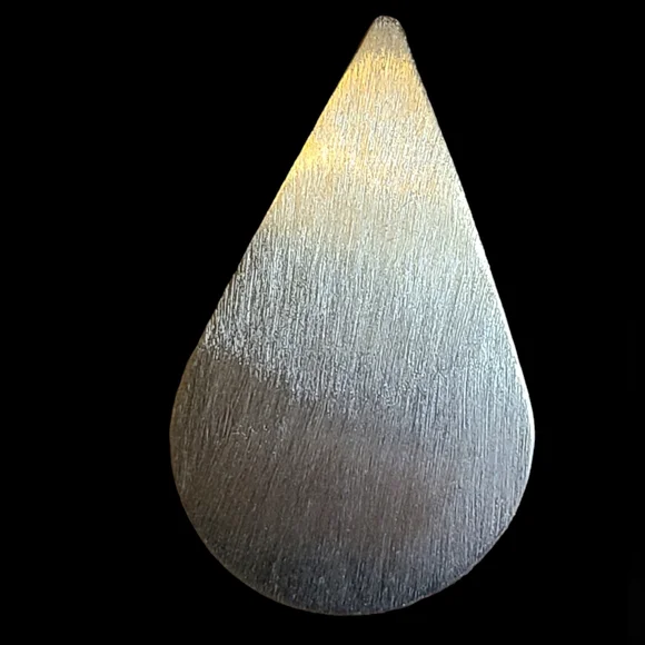 Vintage 90's earrings, gold toned tear drop, etched, pierced, estate sale - Picture 3 of 4